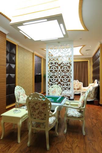 Отель Howard Johnson Tongfang Plaza Zhuji