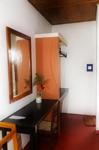Отель SurfCity Guesthouse