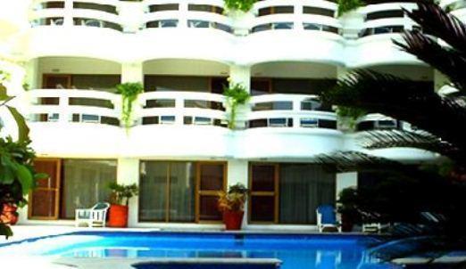 Отель Hotel & Suites Plaza Manzanillo
