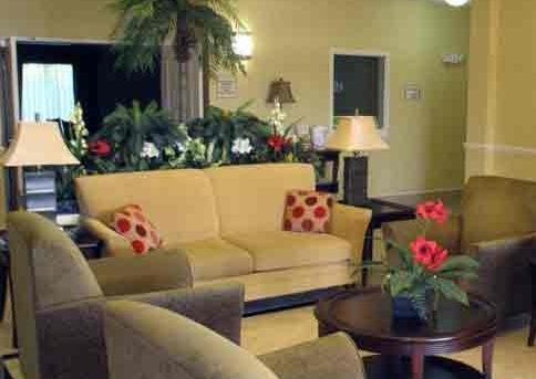 Отель La Quinta Inn & Suites Fultondale