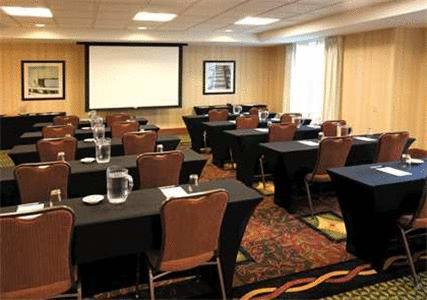 Отель Hilton Garden Inn Melville