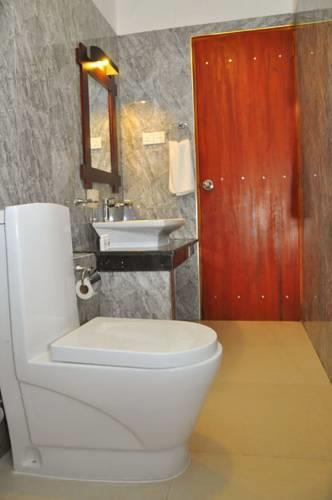 Отель Onreech Hotel