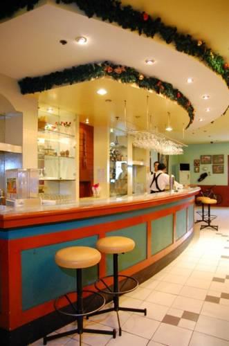 Отель Country Village Hotel