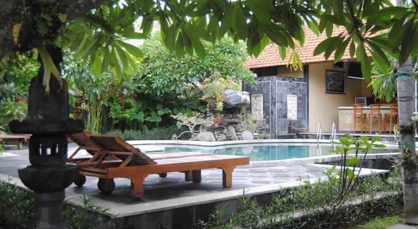D'kubu Legian Hotel