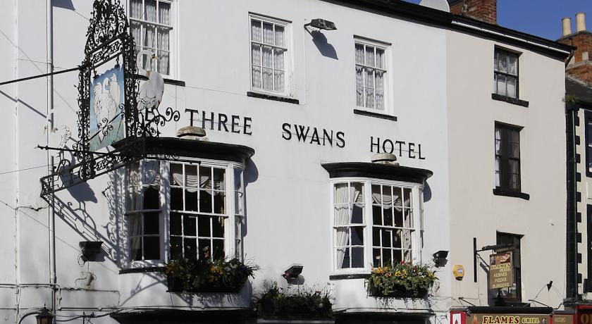 Отель Best Western Three Swans Hotel