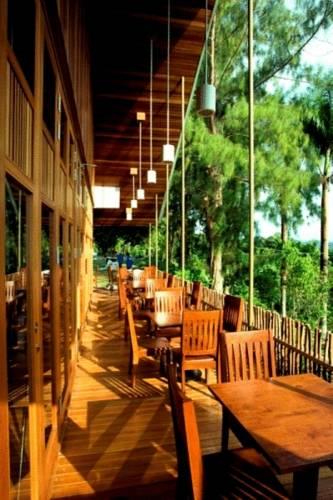 Отель Belum Rainforest Resort