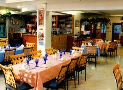 Отель Crown Royale Hotel