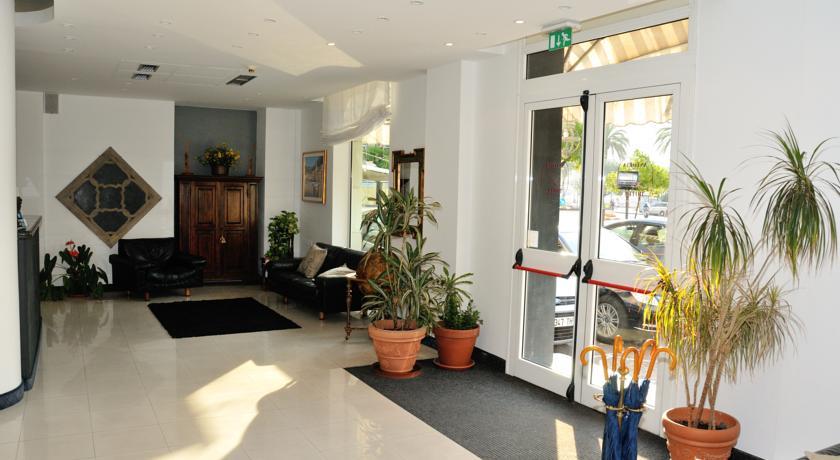 Отель Hotel Astoria