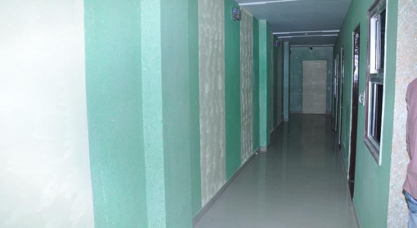 Отель Hotel Royal Plaza