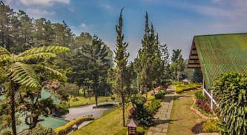 Отель Puncak Pass Resort