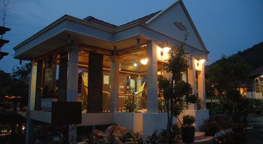 Отель Bukit Keluang Beach Resort