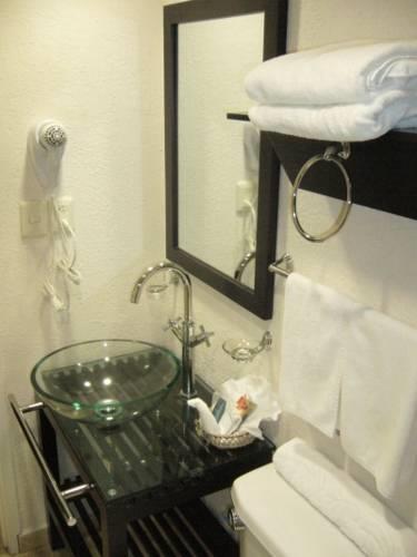 Отель Madero Suites Coatzacoalcos