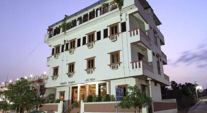 Отель Hotel Teerth Palace