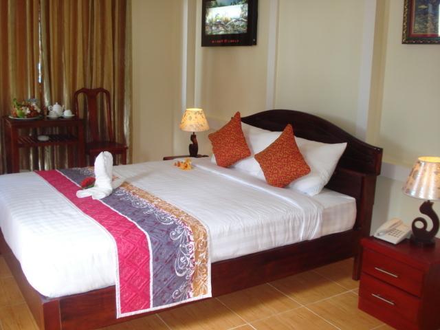 Отель Little Paris Resort