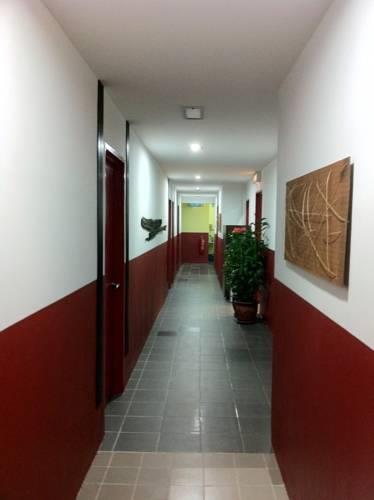 Отель Hotel Budget UB Inn