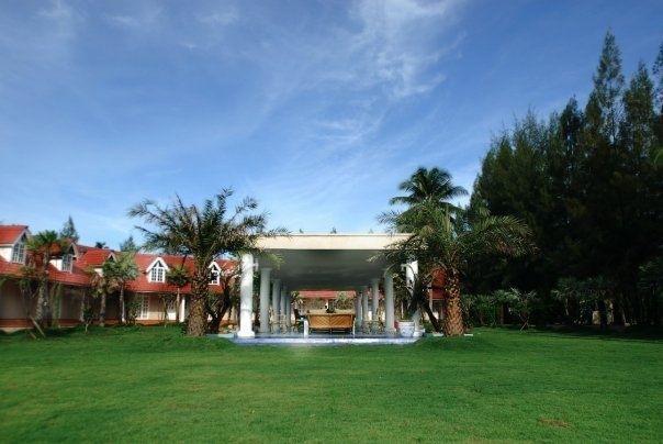 Отель Villa Danialla Beach Resort