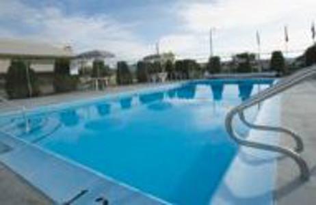 Отель Travelodge Courtenay