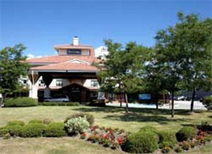 Отель Travelodge Oshawa Whitby