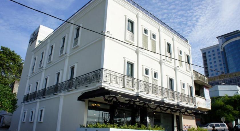 Отель The Grand Jade Hotel