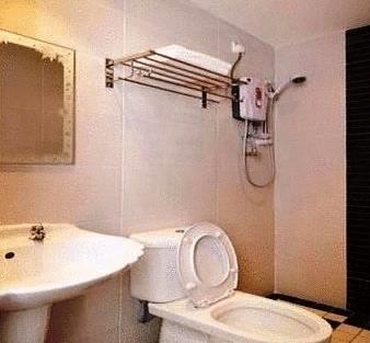 Отель Rose Cottage Hotel Taman Impian Senai