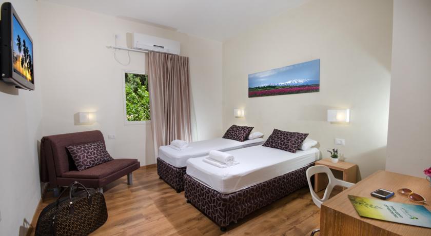 Отель Kibbutz Malkiya Travel Hotel