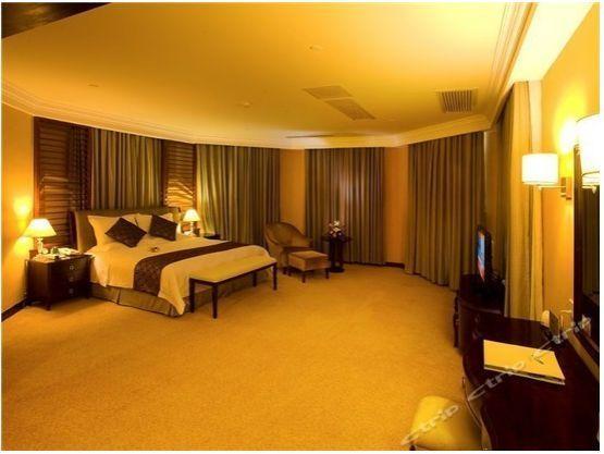 Отель Yangjiang Country Garden Phoenix Hotel
