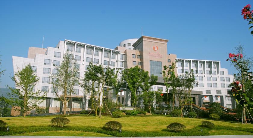 Отель Ramada Plaza Chongqing West Hotel
