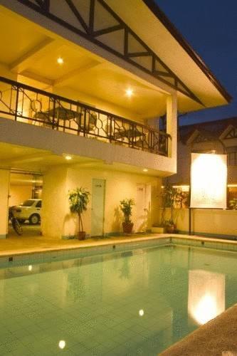 Отель Hotel La Corona de Lipa