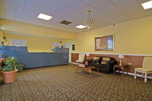 Отель America's Best Value Inn Monroe