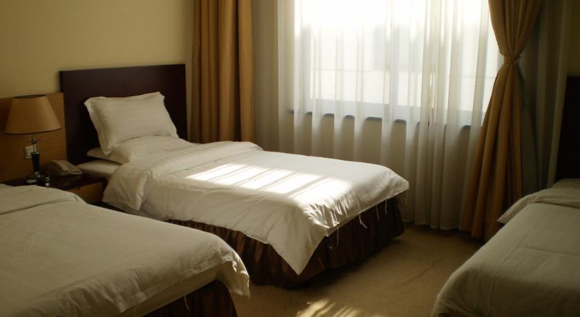 Отель Linglong Neighbourhood Holiday Hotel