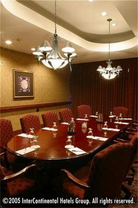 Отель Crowne Plaza Hotel MADISON-EAST TOWNE
