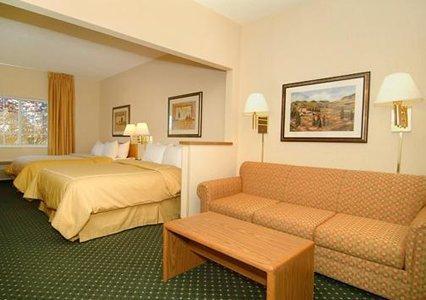 Отель Comfort Suites