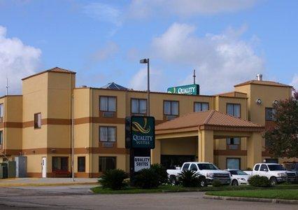 Отель Quality Suites