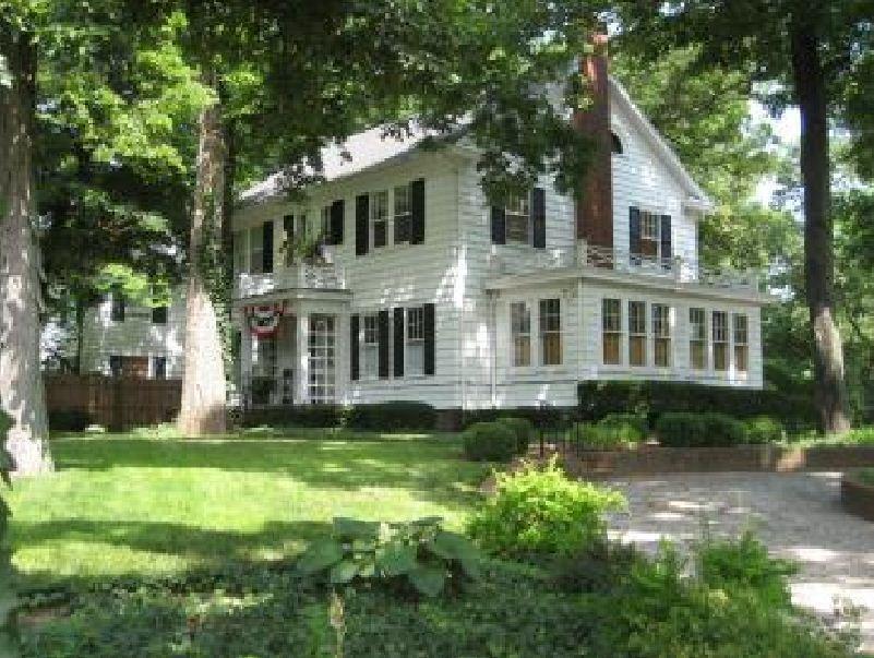 Мини-отель Sidwell Friends Bed and Breakfast