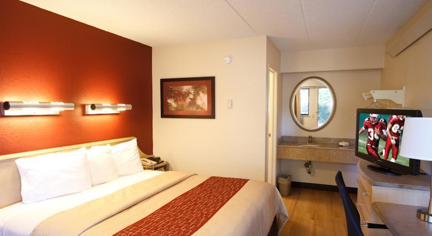 Отель Red Roof Inn Hampton Coliseum