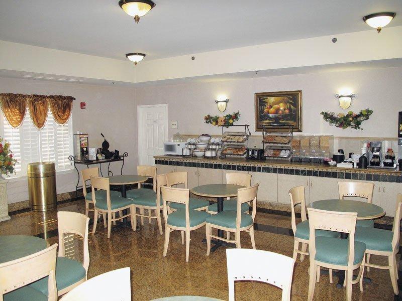 Отель La Quinta Inn & Suites Atlanta South-Newnan