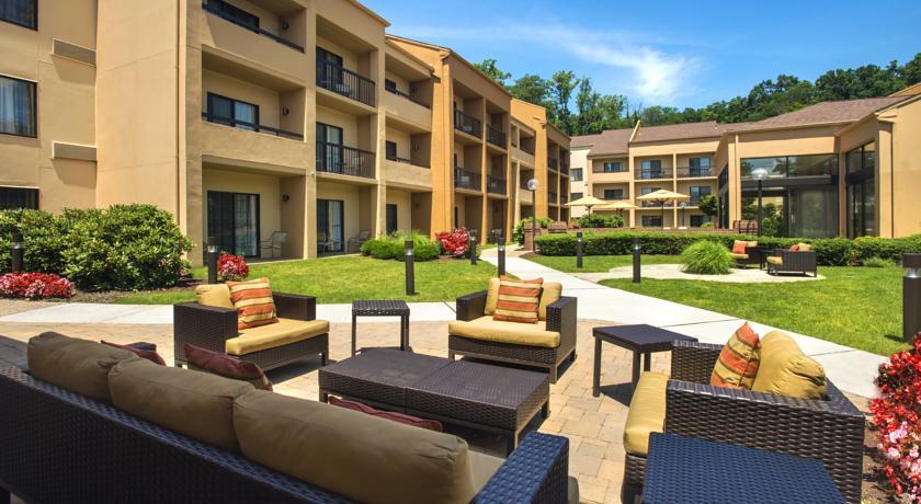 Отель Courtyard Tarrytown Greenburgh