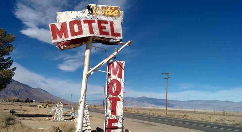 Отель Rustic Oasis Motel