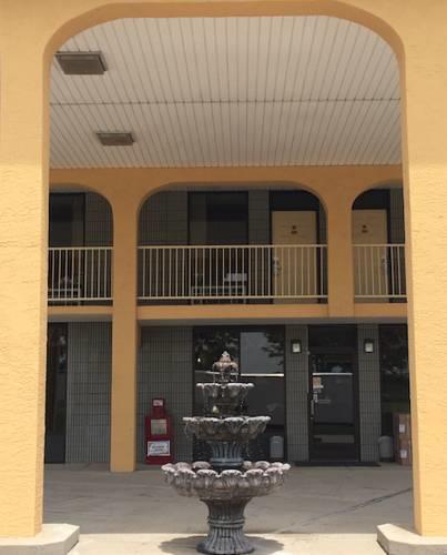 Отель Executive Inn Scottsville