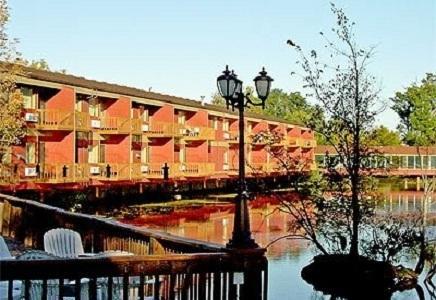 Отель Waterbird Lakeside Inn