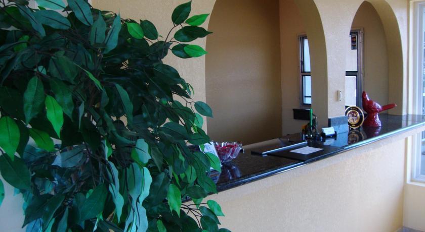 Отель Cardinal Motel Bowling Green