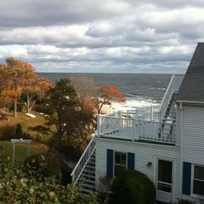 Отель The Quarterdeck Inn by the Sea