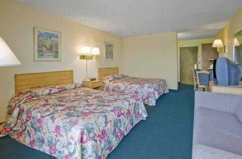 Отель Broadview Inn Suites (former Americas Best Value Inn Galesburg)