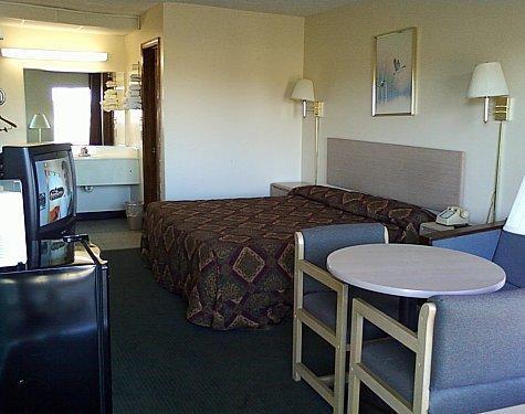 Отель Economy Inn New Albany