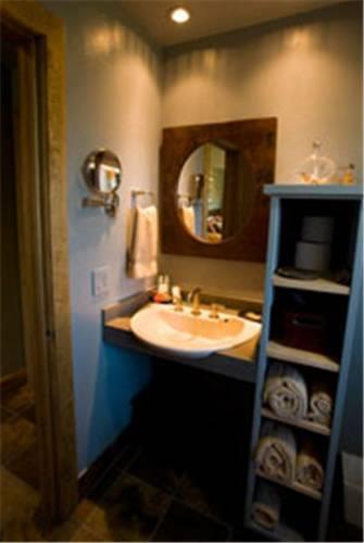Отель Pearlessence Vineyard Inn