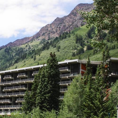 Отель The Lodge at Snowbird