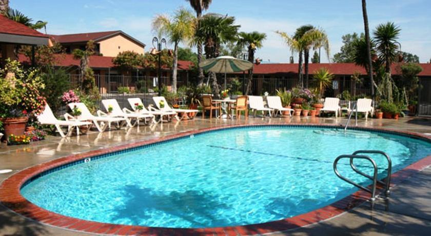 Отель Adelaide Inn