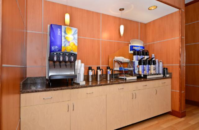 Отель Holiday Inn Express & Suites Bonifay