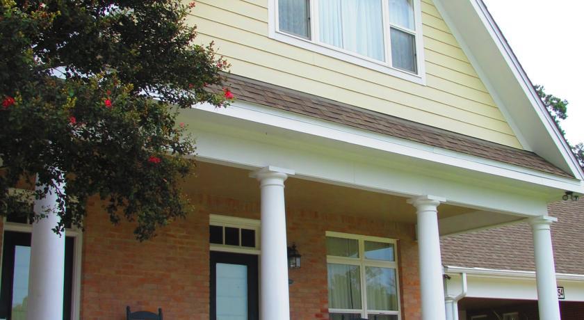 Отель The Villas at Carter Plantation