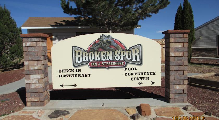 Отель Broken Spur Inn & Steakhouse